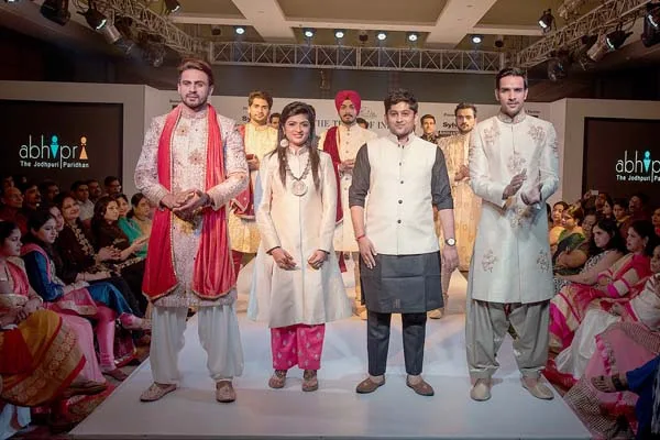 EDII Alumni Group at an Event